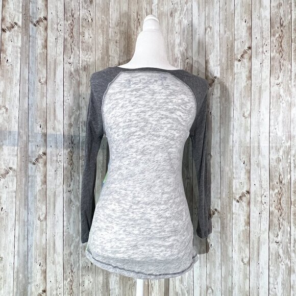 Women's Nollie 3/4 Sleeve Graphic Tee | Size Small | V-Neck Top | Baseball Style - Picture 2 of 12